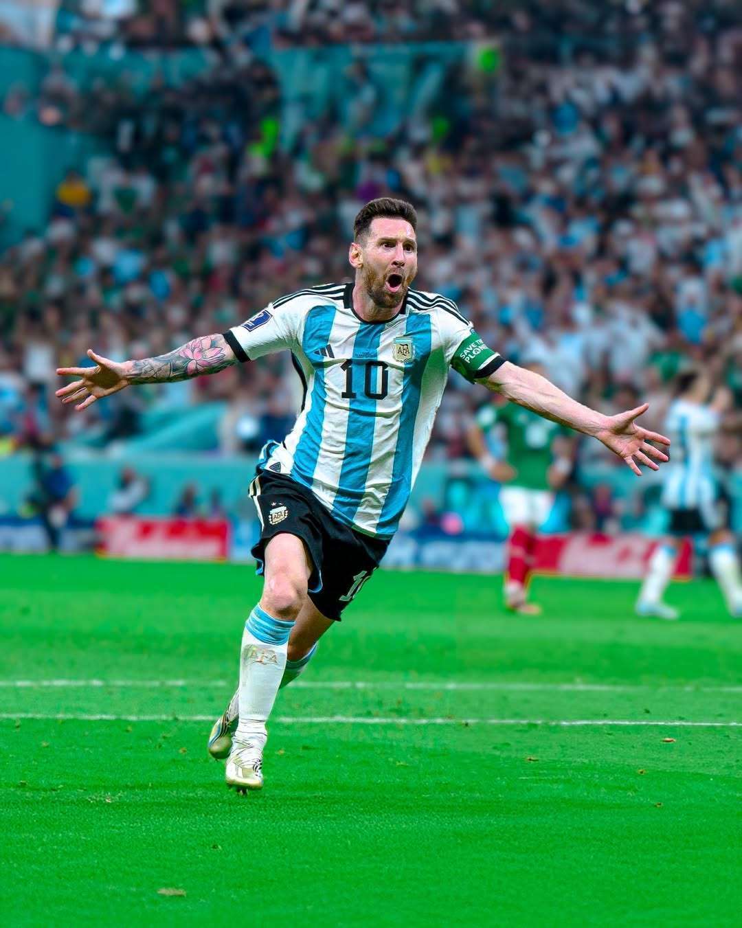 国脚关键头球助球队赢下比赛