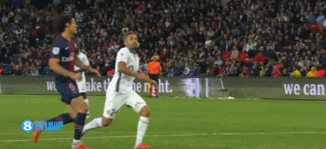 雷迪克：里夫斯在对热火首节伤到腹股沟，明天再次评估他伤情