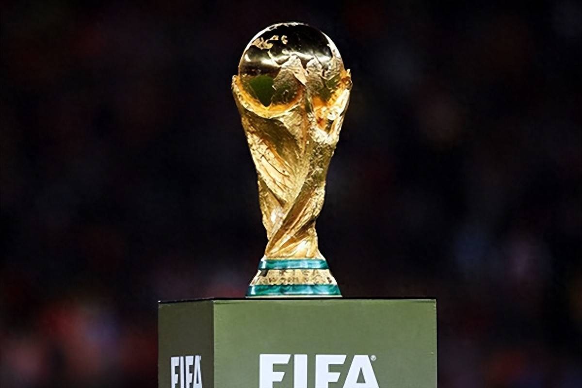 国脚赛后晒训练照，状态回暖