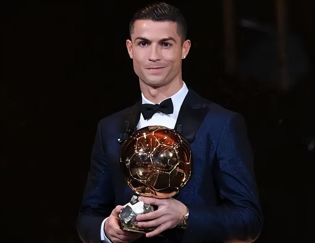 刘越：申花进攻变化少，斯卢茨基用人容易陷入“恶性循环”